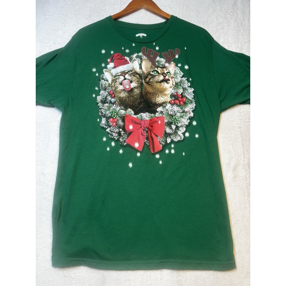 Holiday‎ Time Christmas Shirt Large Green Snowflakes Cats Bow Holiday Short Slv